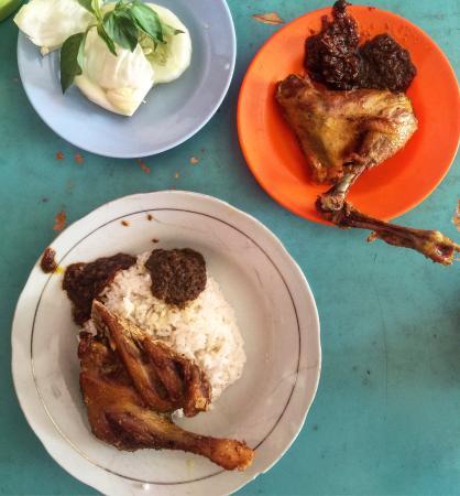 Bebek Goreng Pak Qomar